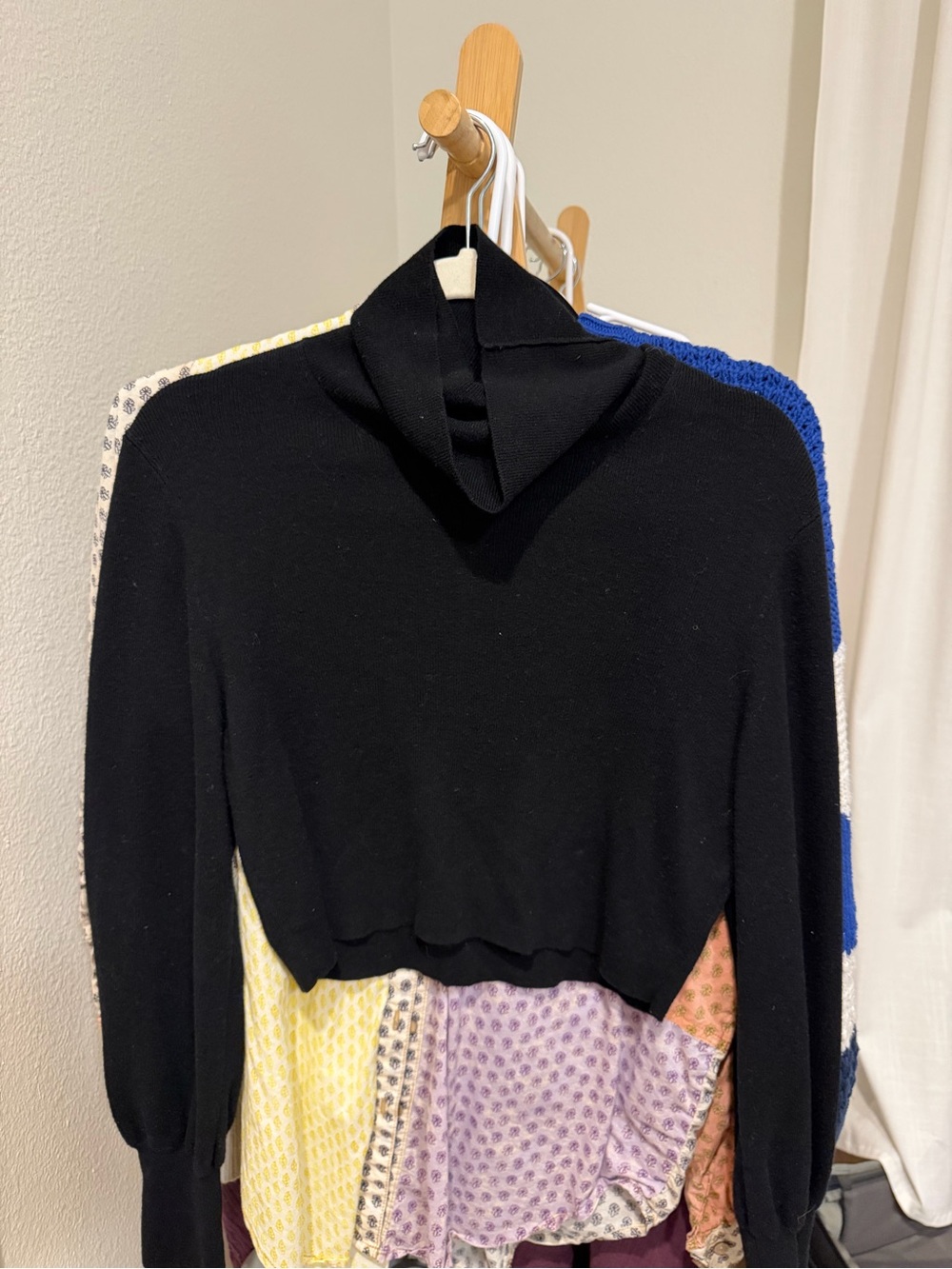 Wilfred Black Cropped Turtleneck Sweater